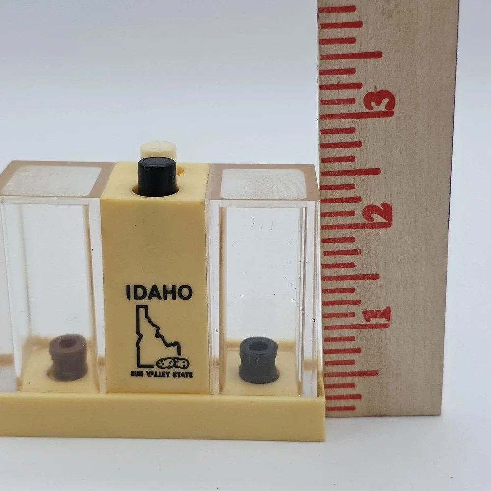 Vintage Idaho Sun Valley‎ State Souvenir Salt Pepper Shaker Cream Plastic Travel